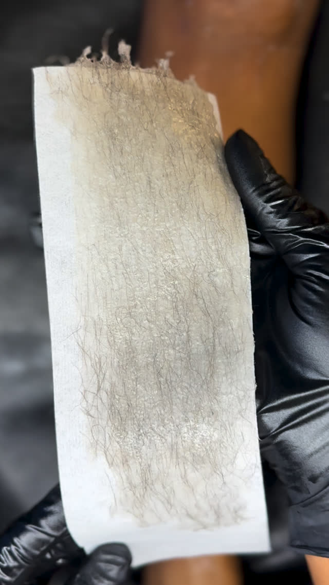 @nakedaestheticsandwaxing using Nova roll-on wax
